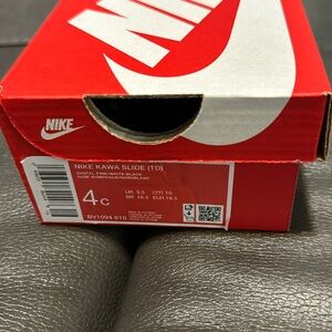 Toddler Nike kawa slides size 4c pink